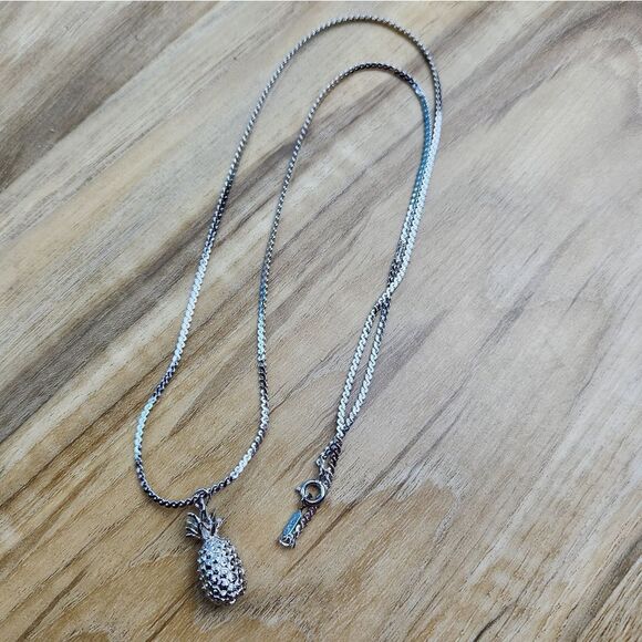 🔸️Monet Silver Plated Pineapple Charm Necklace - Picture 2 of 4